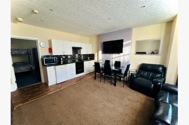 6 Bedroom Holiday Flats For Sale - Photograph 22