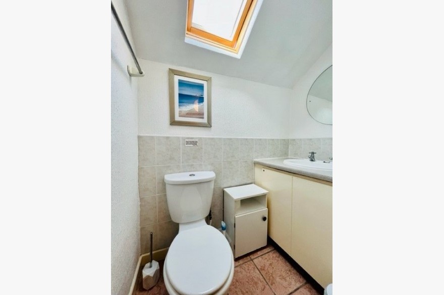 8 Bedroom Holiday Flats For Sale - Photograph 4