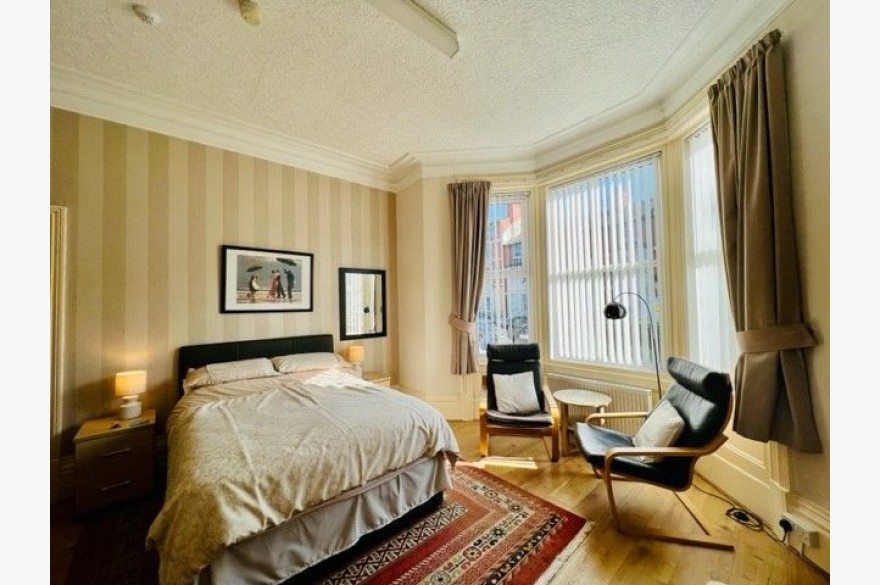 8 Bedroom Holiday Flats For Sale - Photograph 17
