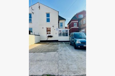 8 Bedroom Holiday Flats For Sale - Photograph 23