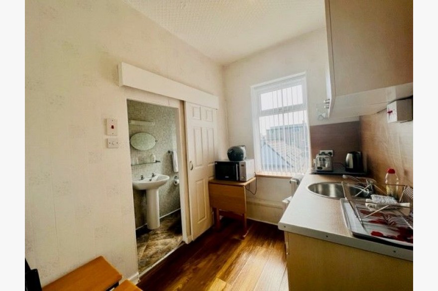 13 Bedroom Holiday Flats For Sale - Photograph 11