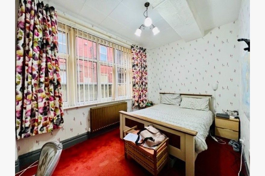 23 Bedroom Holiday Flats For Sale - Photograph 5